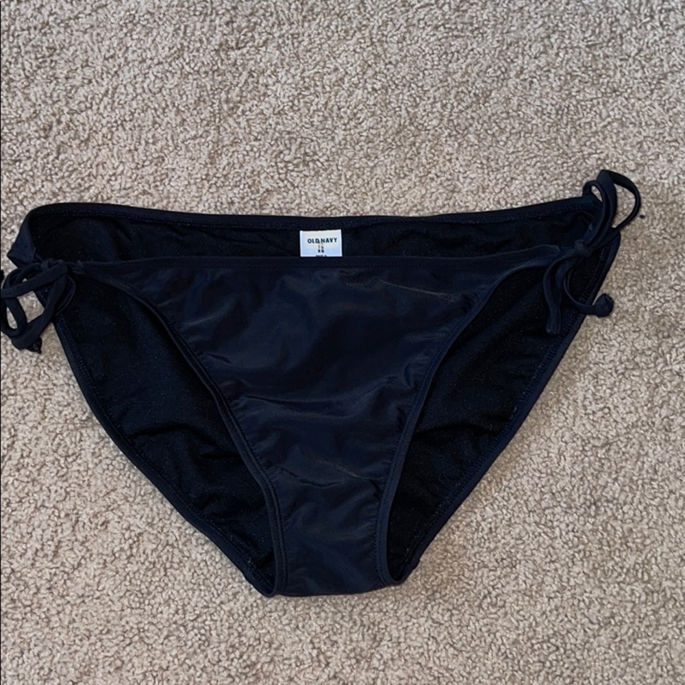 Old Navy black swimsuit bottoms